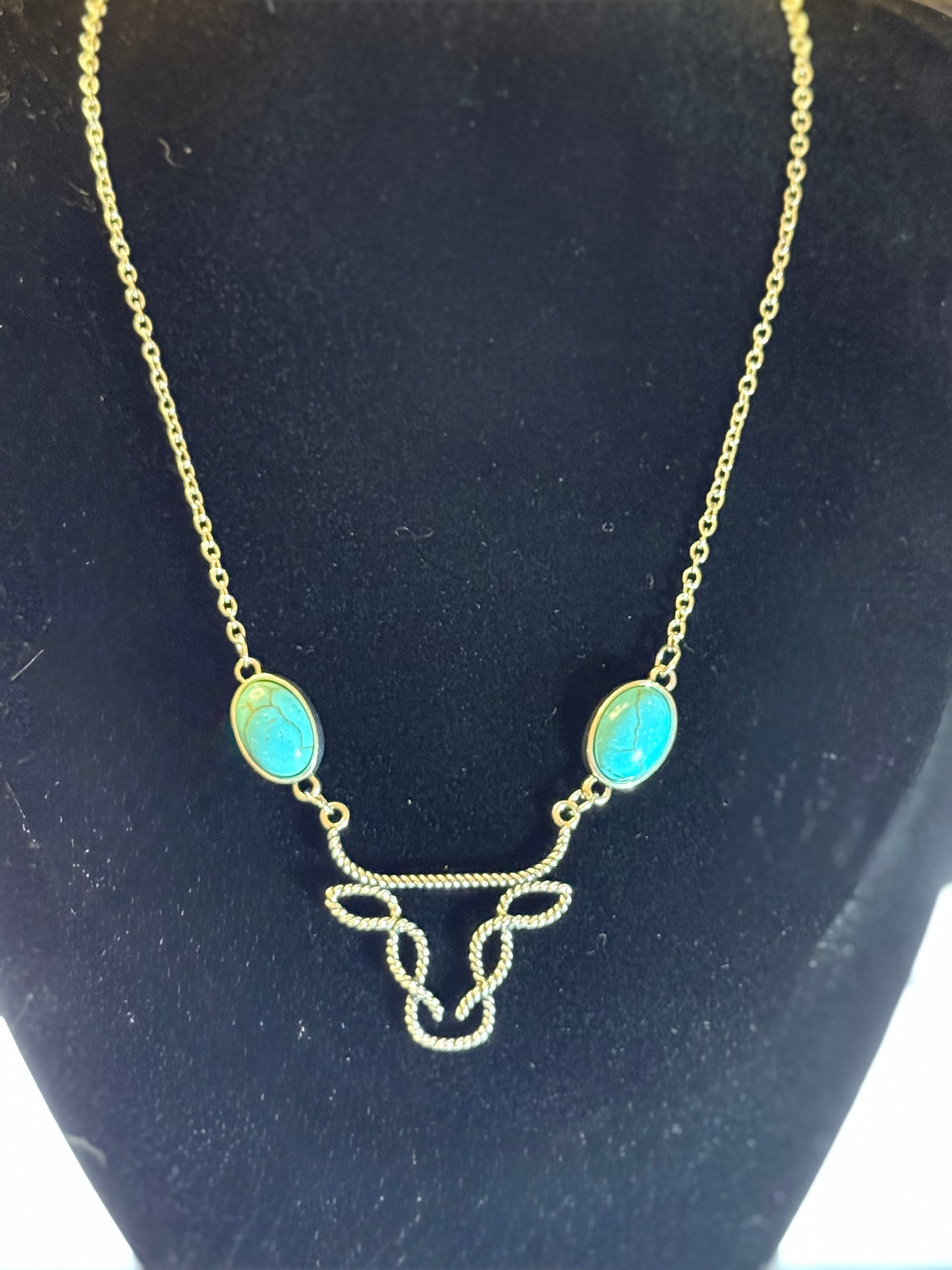 Western Longhorn Necklace with Turquoise Howlite – 18” Silver Chain, Southwest