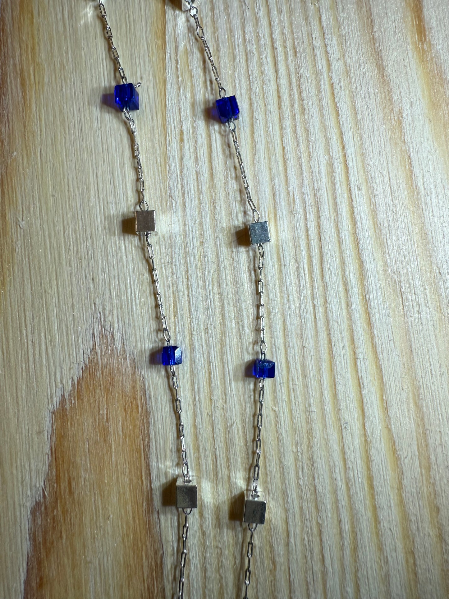DEATASH 1meter (about 39") Stainless Steel chain with cubed faceted blue zirconia.