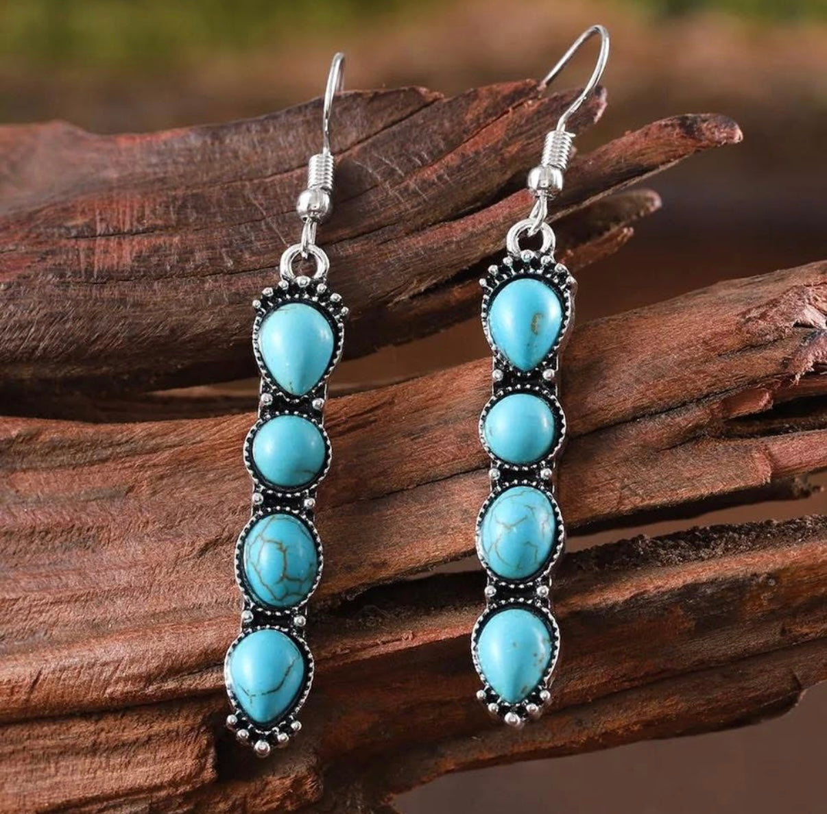 Western Turquoise Howlite Necklace & Earrings Set – 20” Silver Plated
