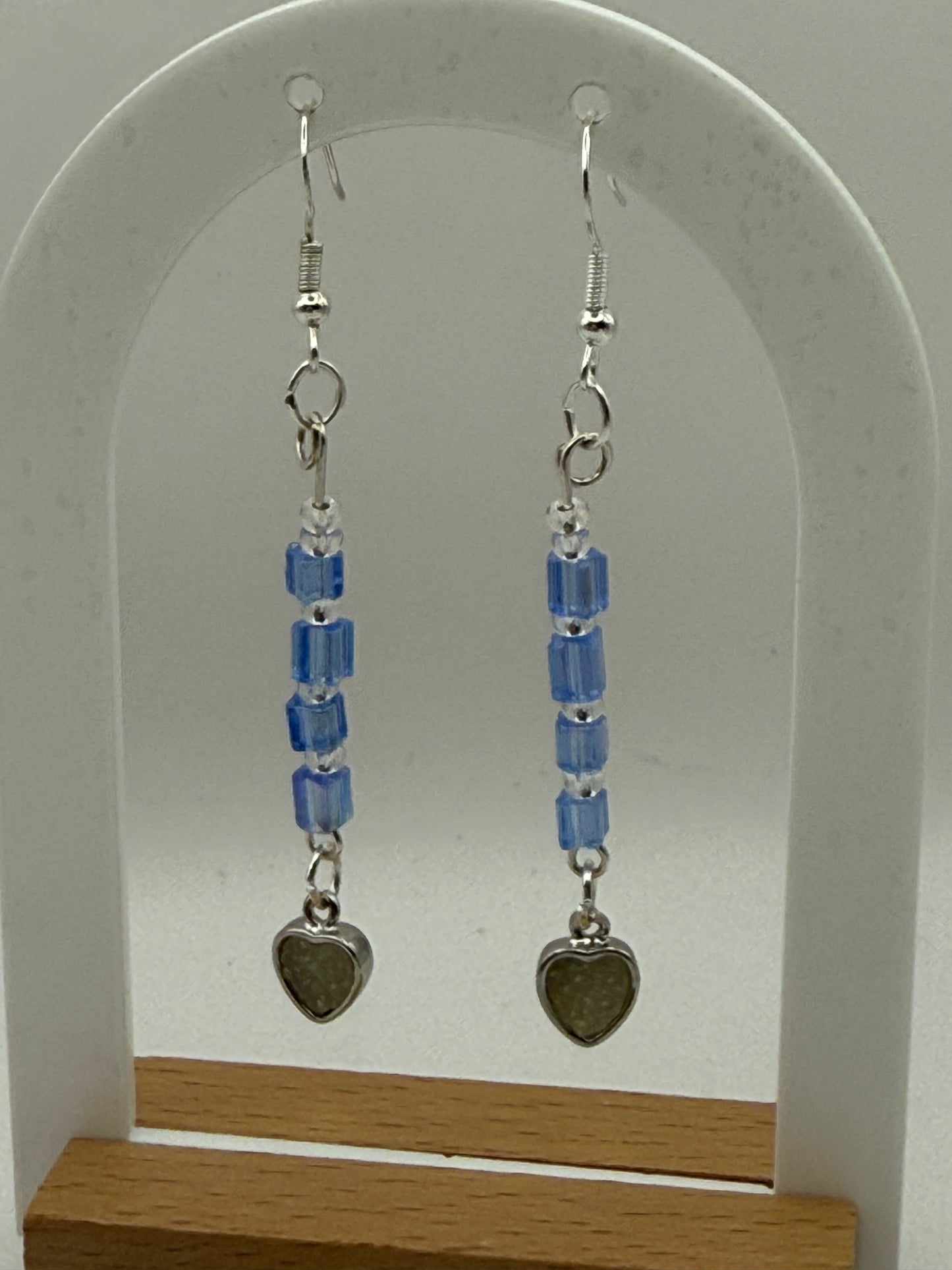 Cubed Blue Iridescent Bracelet with complimentary matching earrings 7.5"