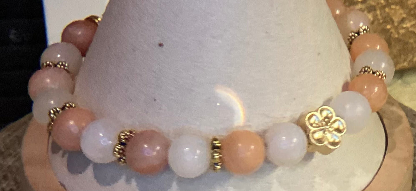 Pink aventurine and golden flower focal wire bracelet 8.5"