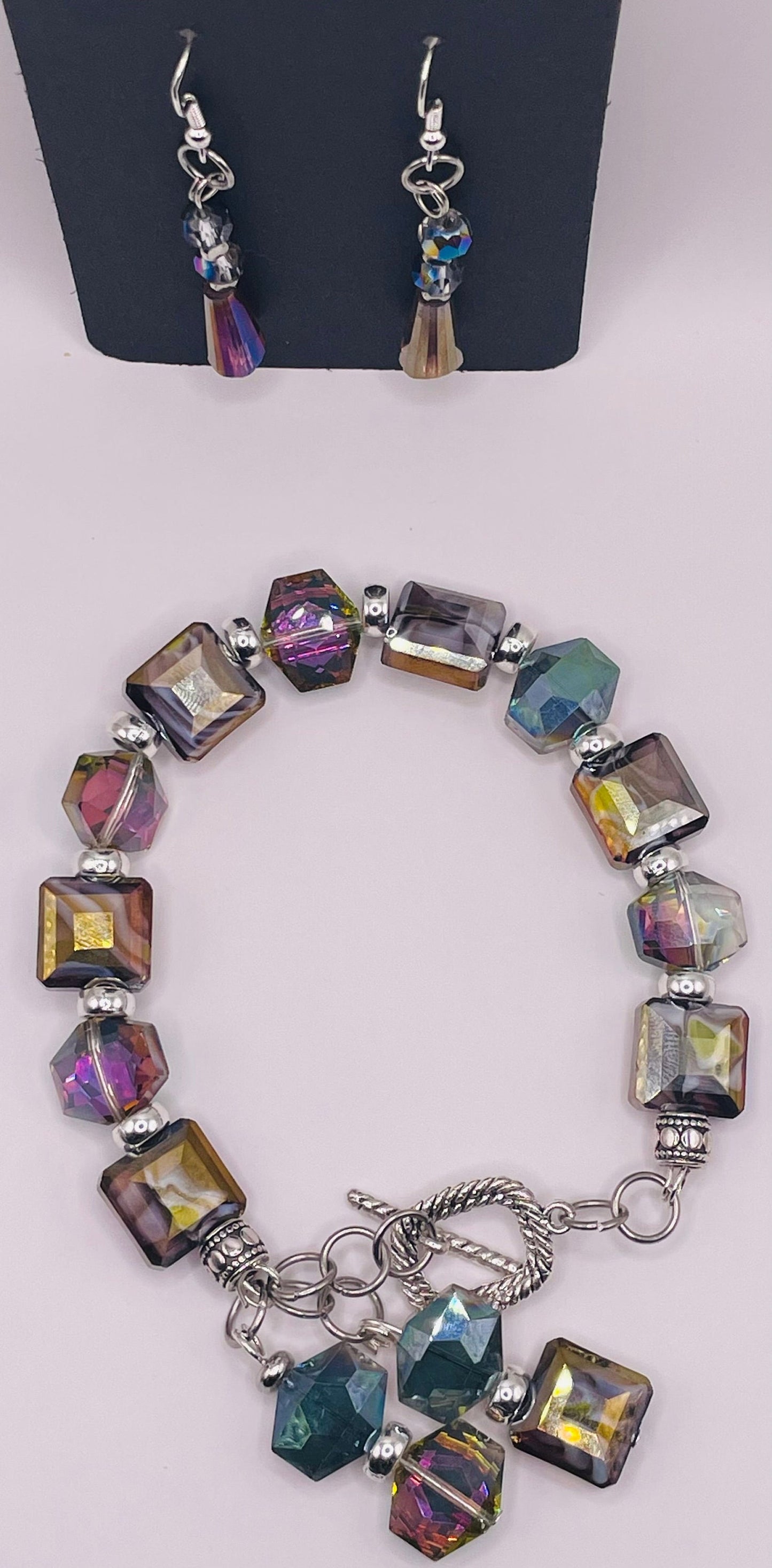 Iridescent single wire bracelet with matching earrings 7.5"