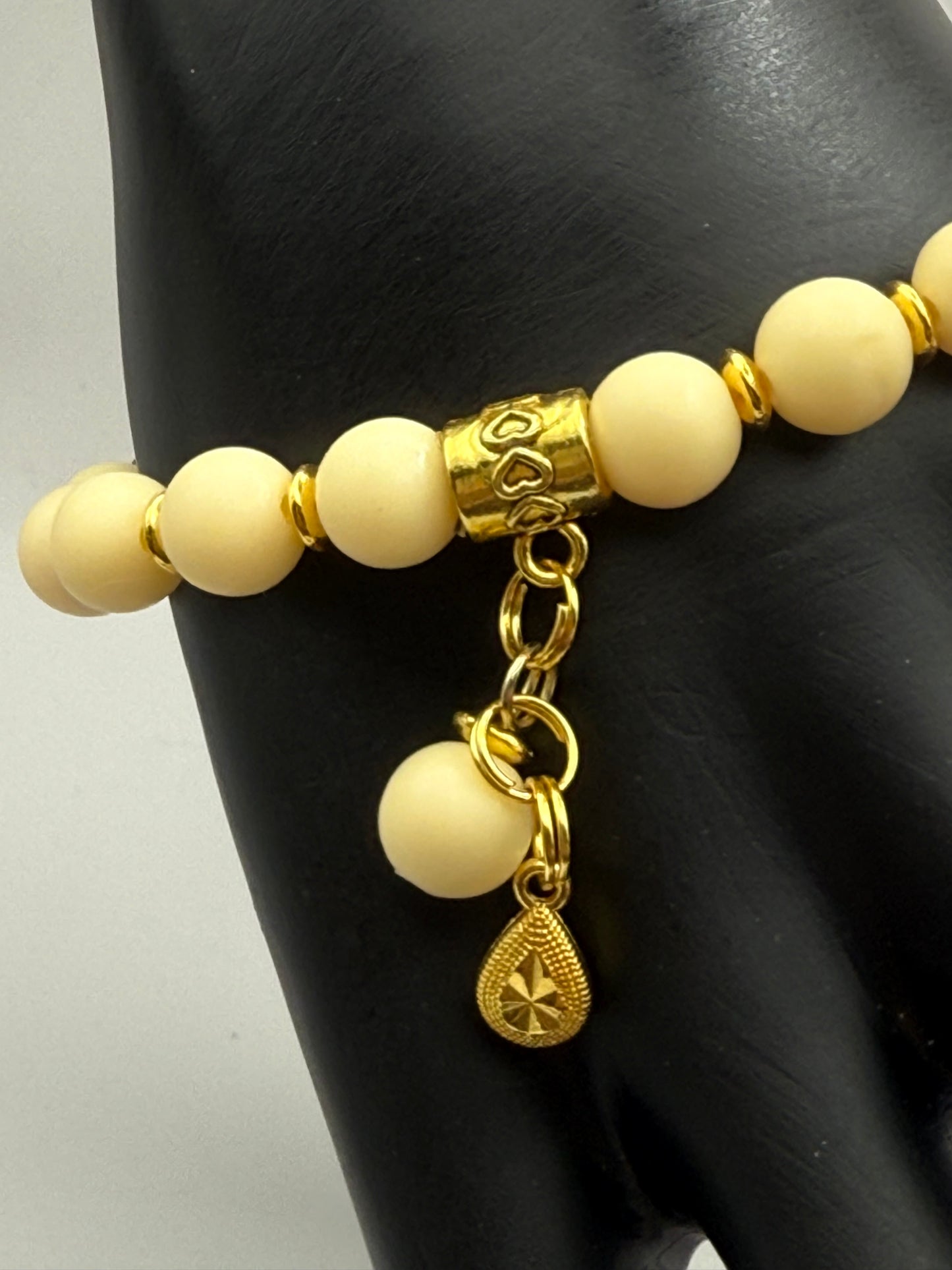 Yellow Tagua and Cinnabar focal stretch bracelet 7"