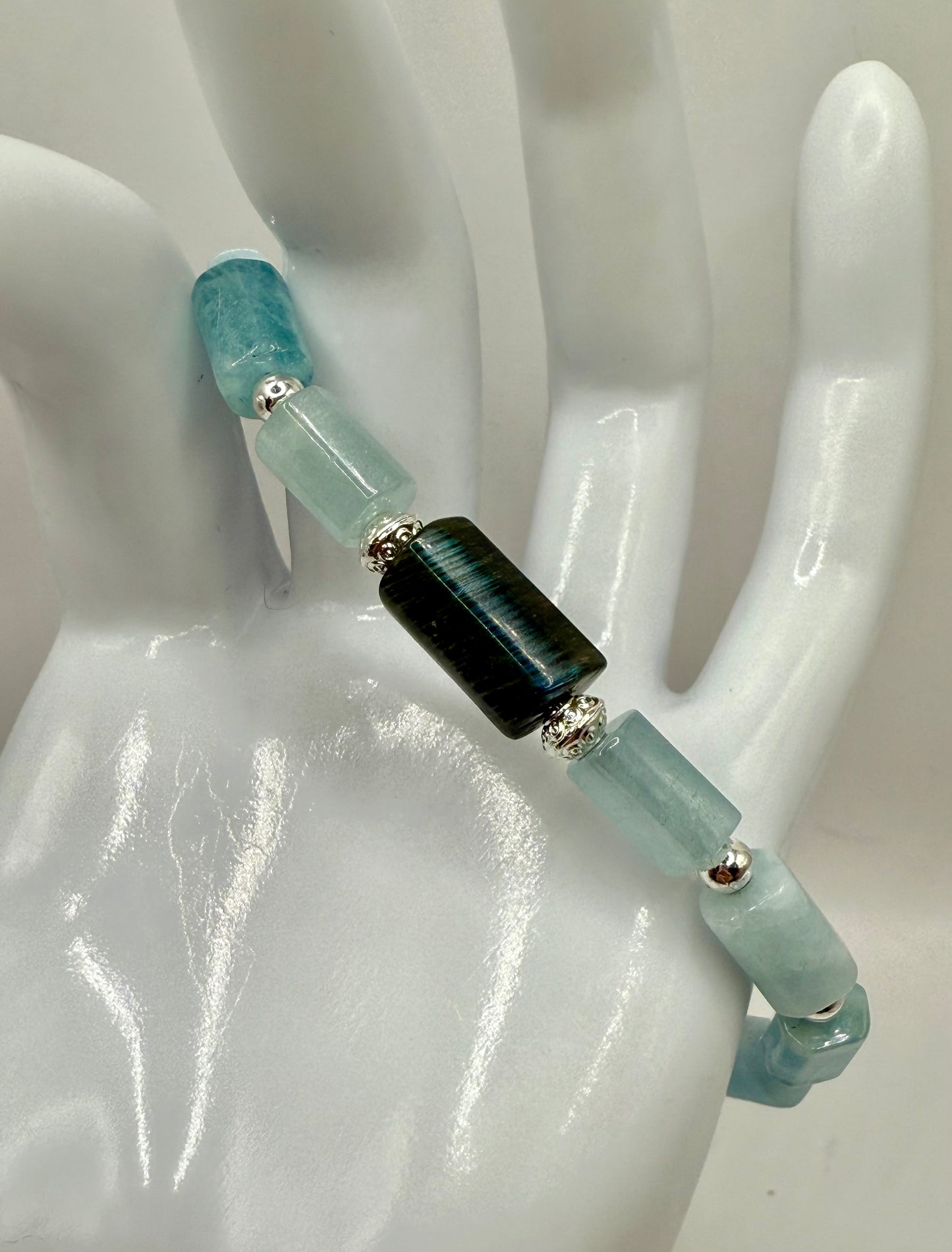7.75” Aquamarine Bracelet with Labradorite Focal – Silver Accents, Handmade Clasp Jewelry
