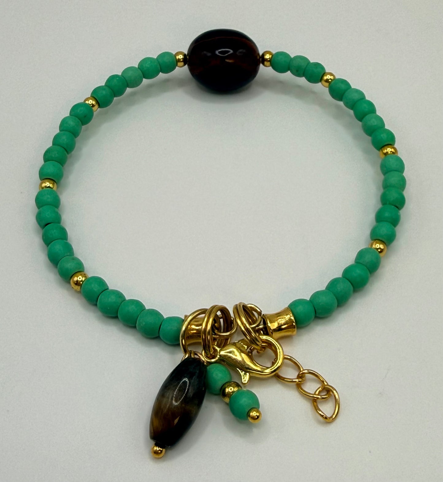 Southwest Boho Green Howlite Bracelet | 7–7.5” Adjustable Beaded Bracelet with Gold Accents | Handmade Bohemian Jewelry