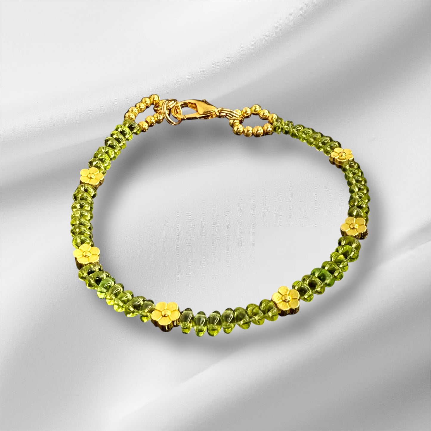 Green and Gold delicate glass bracelet 8"