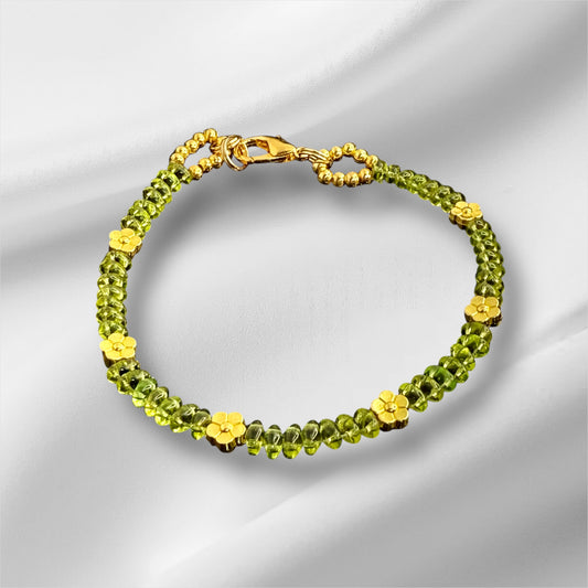 Green and Gold delicate glass bracelet 8"