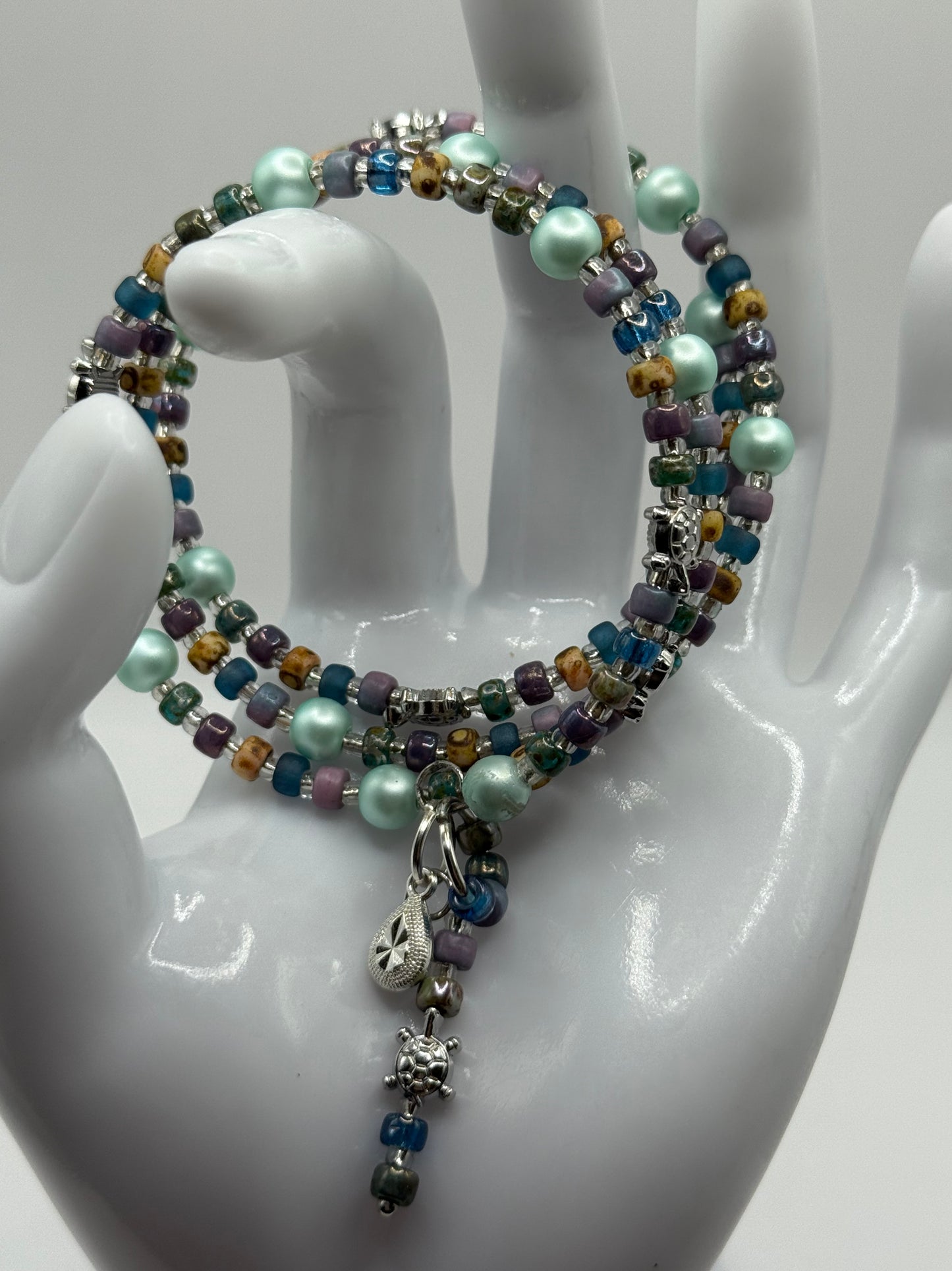 Boho Sea Turtle Wrap Bracelet – Multicolor Glass Bead Memory Wire Bangle – Beach Inspired Jewelry Gift