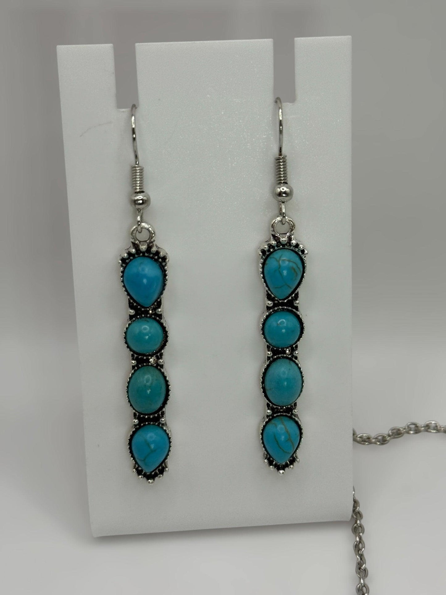 Turquoise Howlite Necklace & Earrings Set – 18" Silver Chain with Free Matching Earrings
