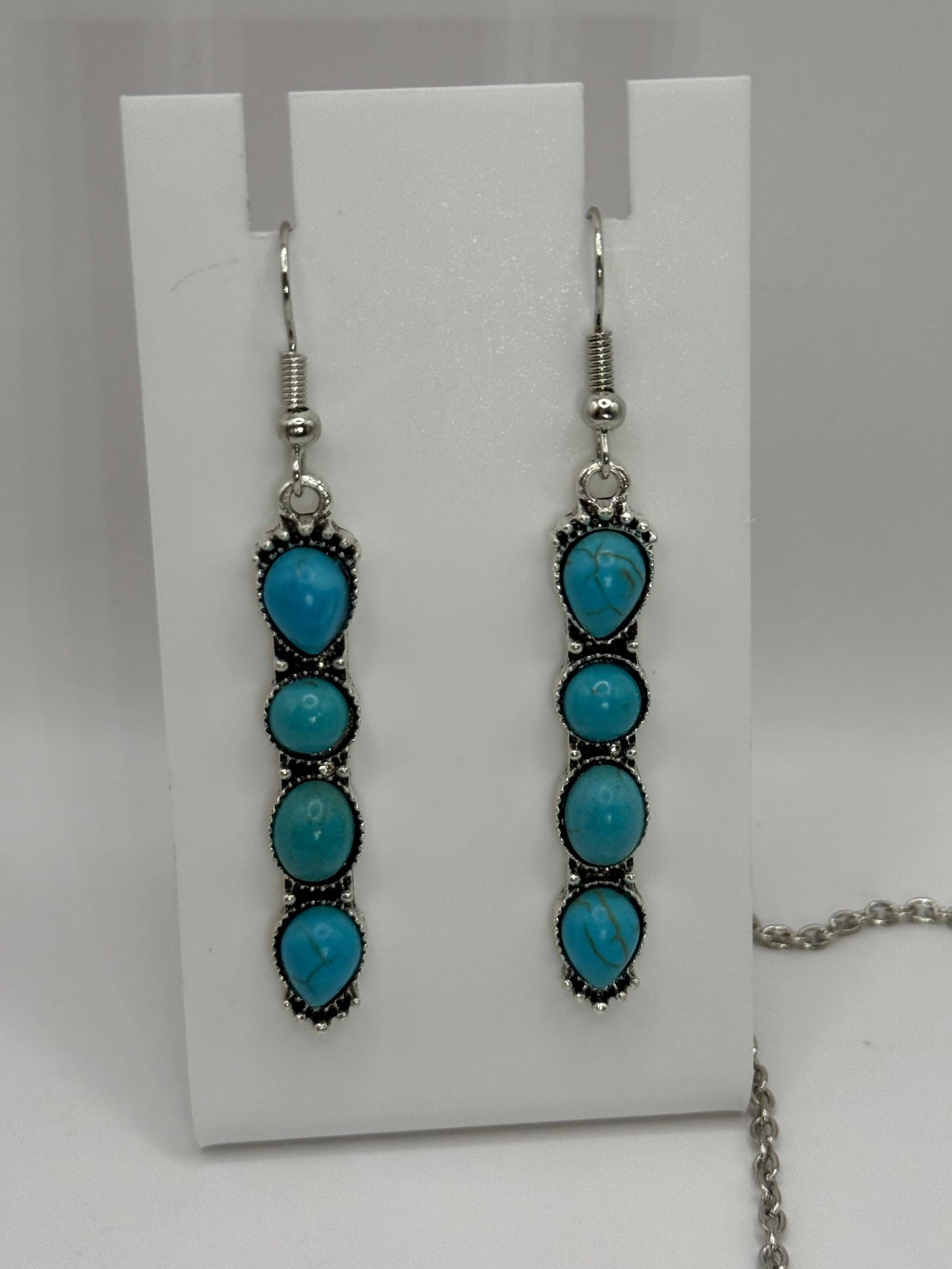 Turquoise Howlite Necklace & Earrings Set – 18" Silver Chain with Free Matching Earrings