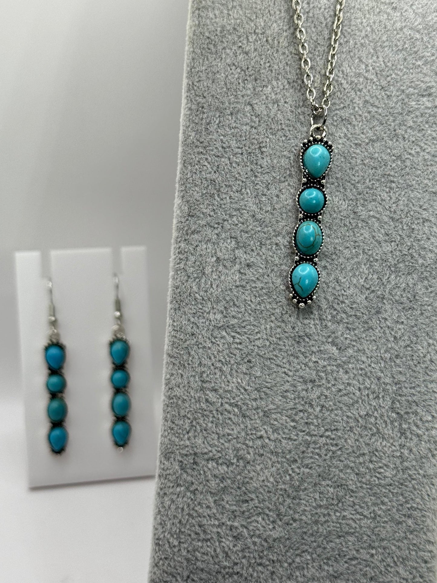 Turquoise Howlite Necklace & Earrings Set – 18" Silver Chain with Free Matching Earrings