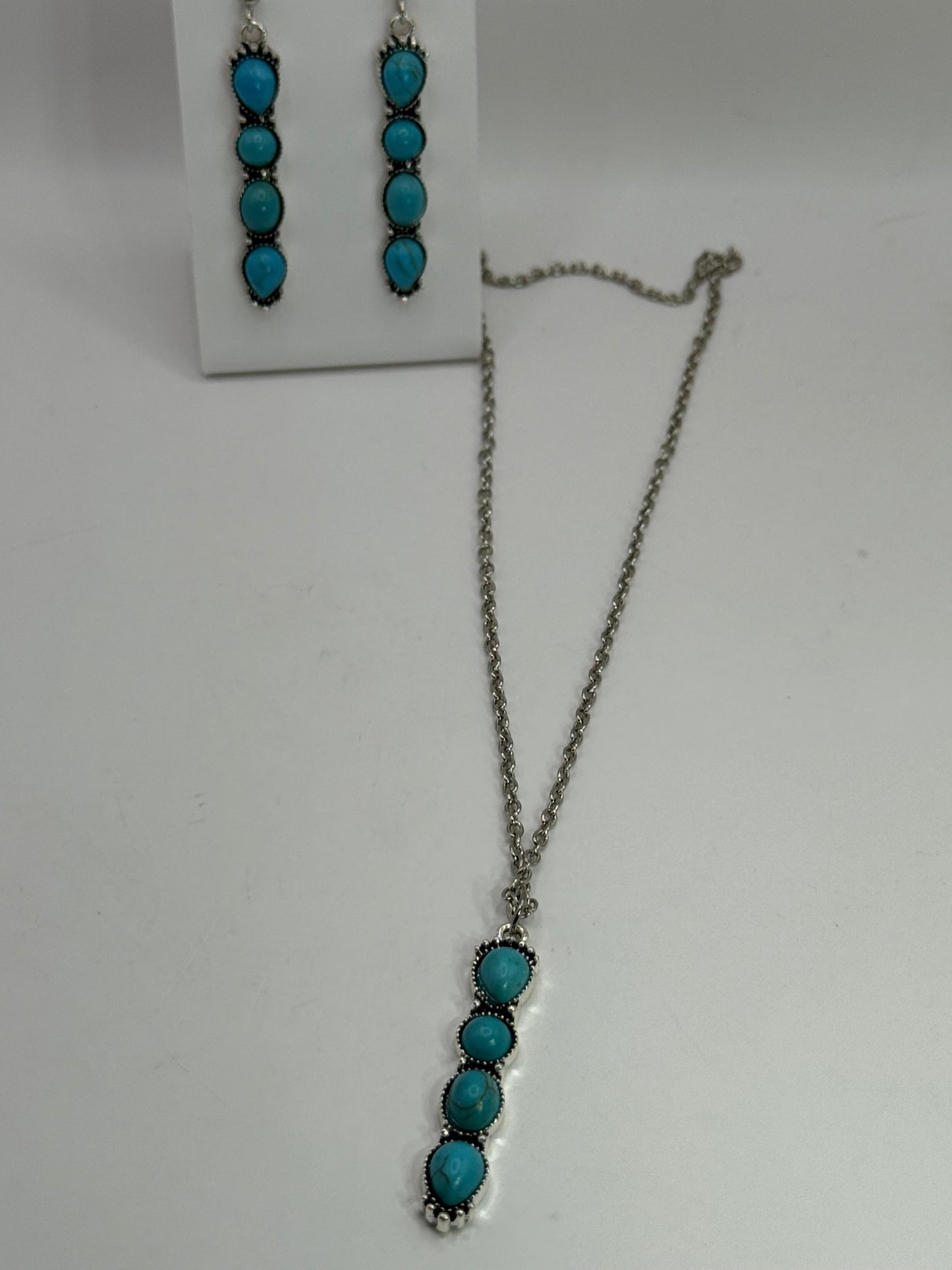 Turquoise Howlite Necklace & Earrings Set – 18" Silver Chain with Free Matching Earrings