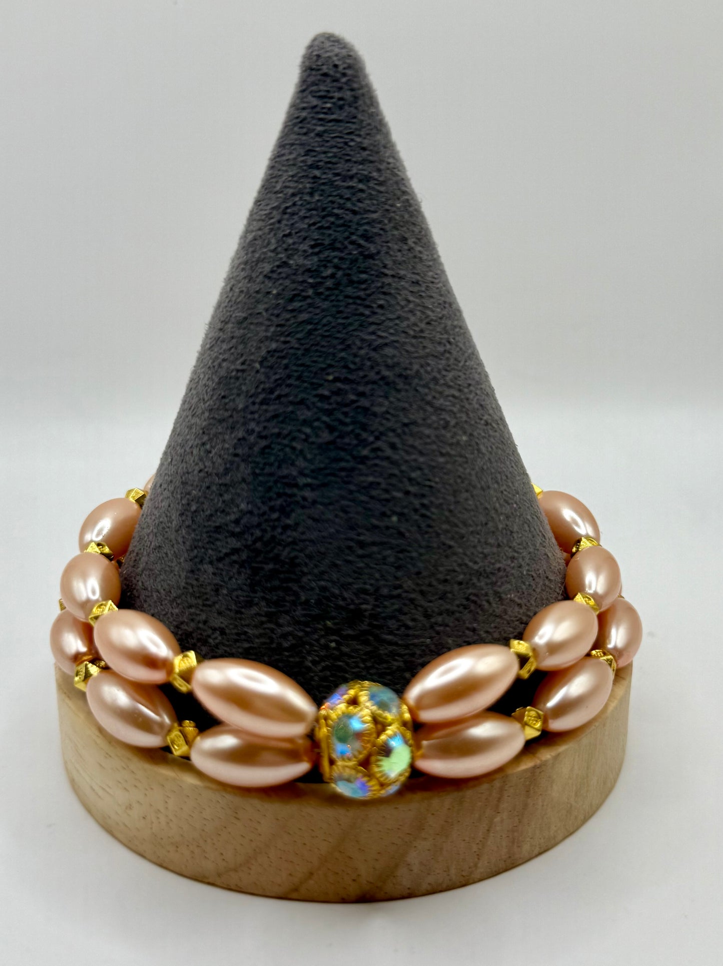 8” Peach Pearl Beaded Clasp Bracelet with Iridescent Crystal Focal – Double Strand Vintage-Inspired Elegance
