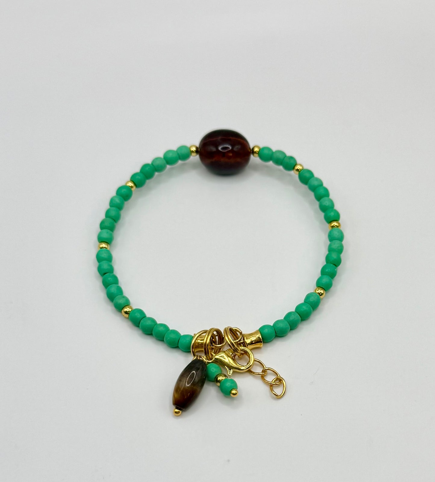 Southwest Boho Green Howlite Bracelet | 7–7.5” Adjustable Beaded Bracelet with Gold Accents | Handmade Bohemian Jewelry