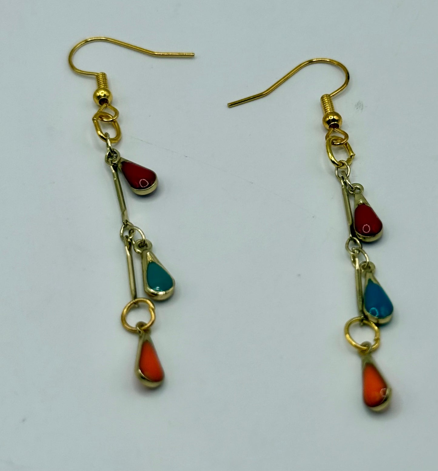 26” Multi-Color Teardrop Charm Necklace with Matching Earrings & Adjustable Bracelet – Gold Tone Boho Jewelry Set