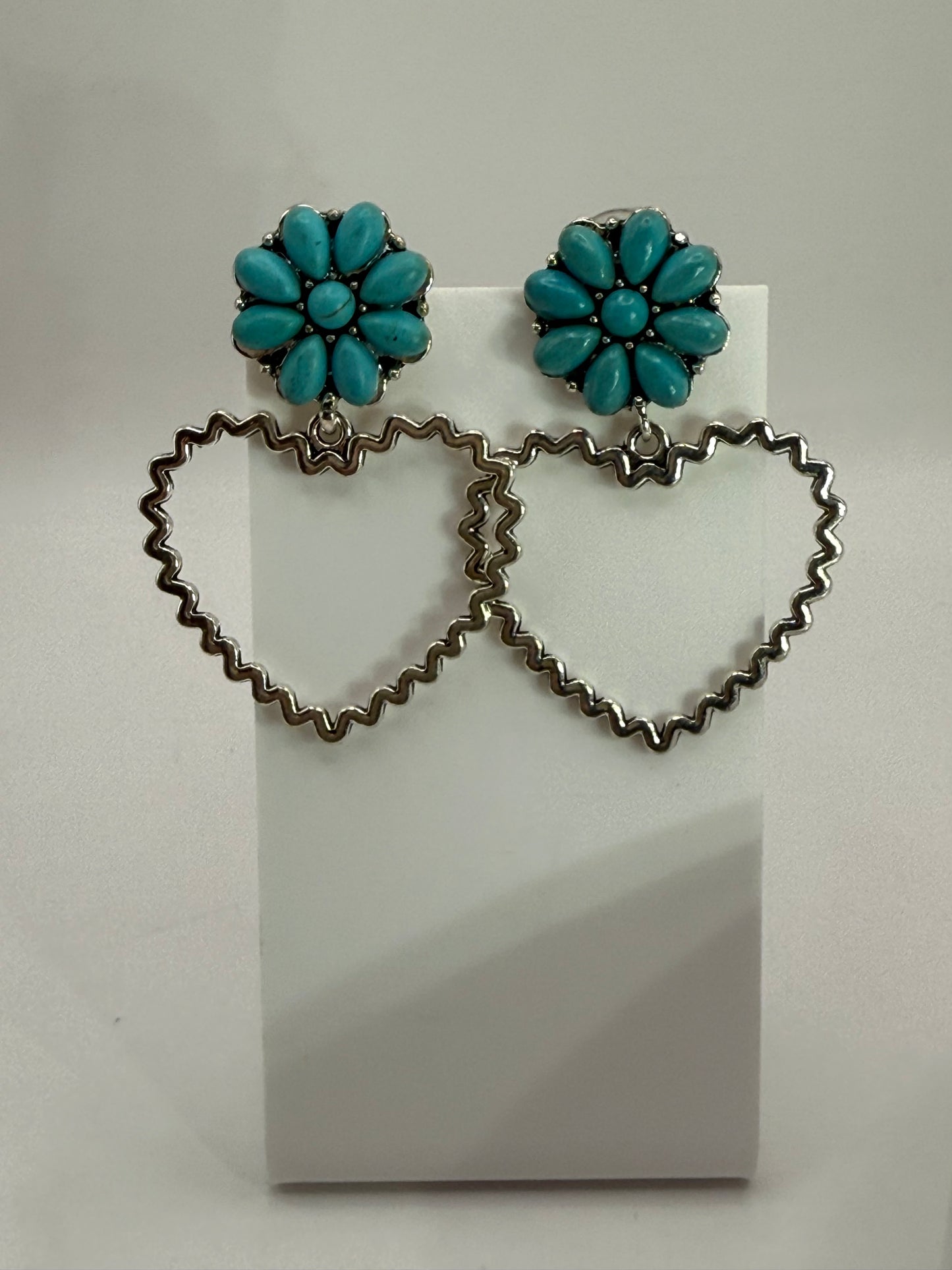 Turquoise Howlite Flower Earrings with Silver Zigzag Heart Dangles – Handmade Statement Jewelry