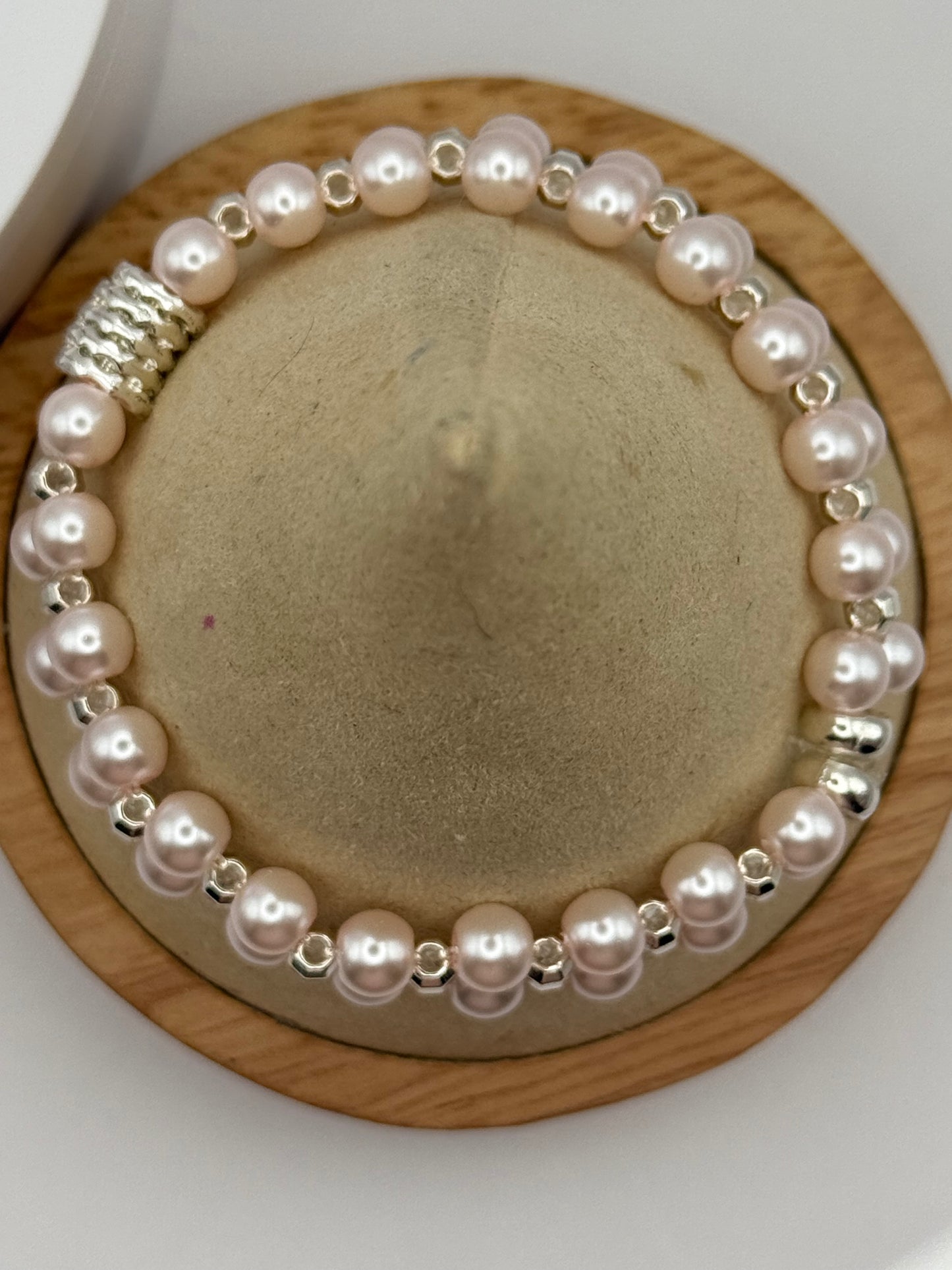 Pastel pink glass pearl bead elastic bracelet 7.5"
