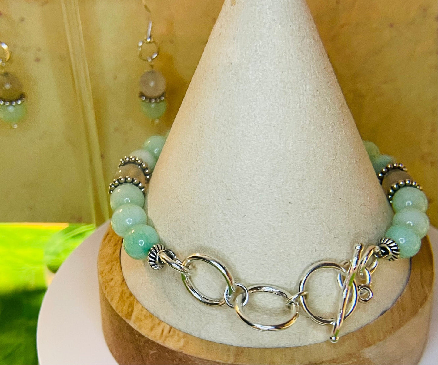 Sea foam Green Jade single wire bracelet 7.5&quot;-8&quot; with matching earrings