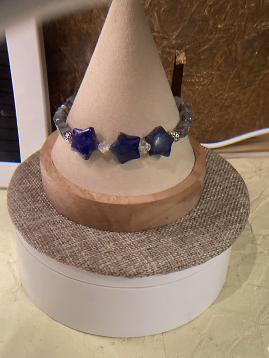Sodalite and gray agate wire bracelet 7.75