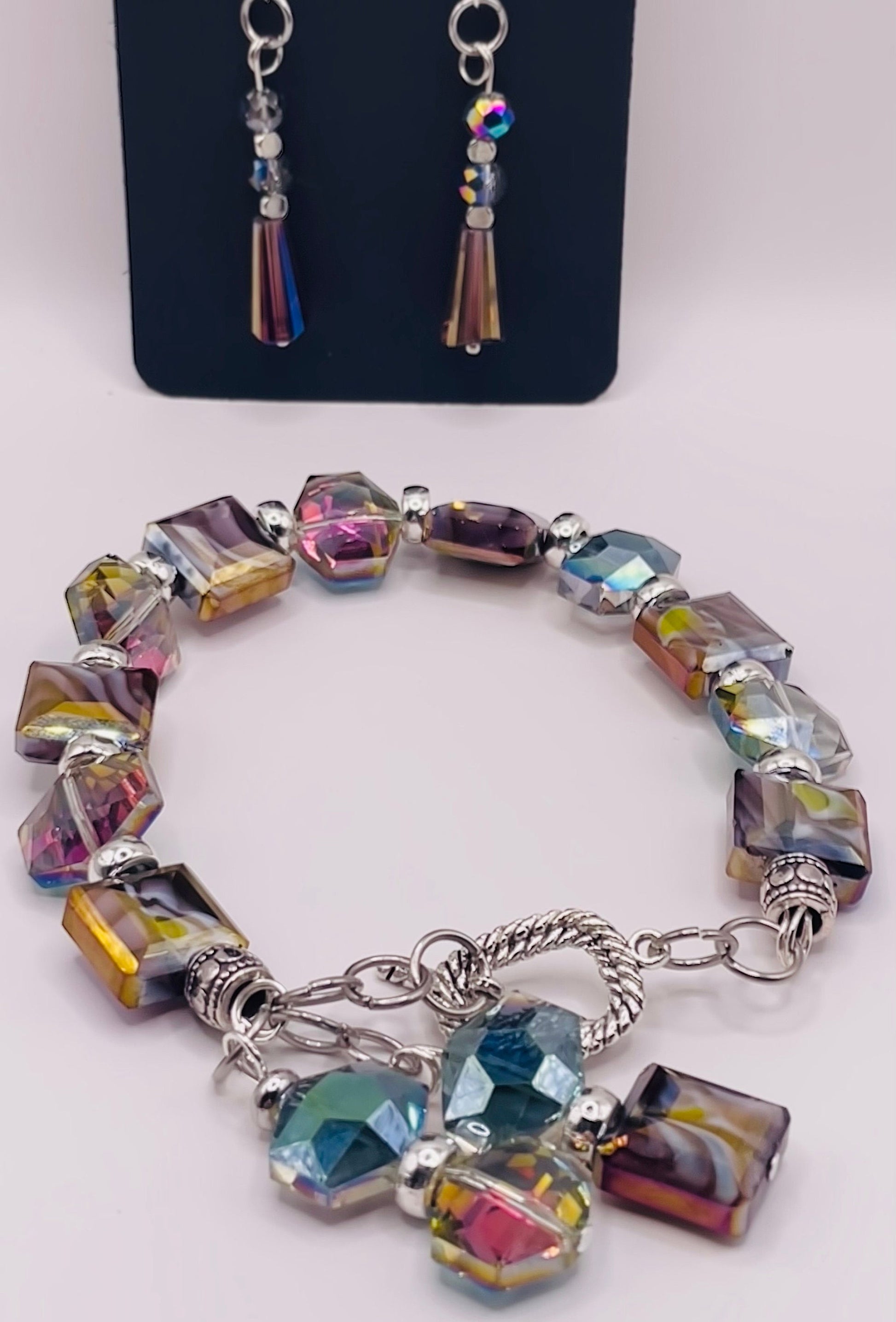 Iridescent single wire bracelet with matching earrings 7.5&quot;
